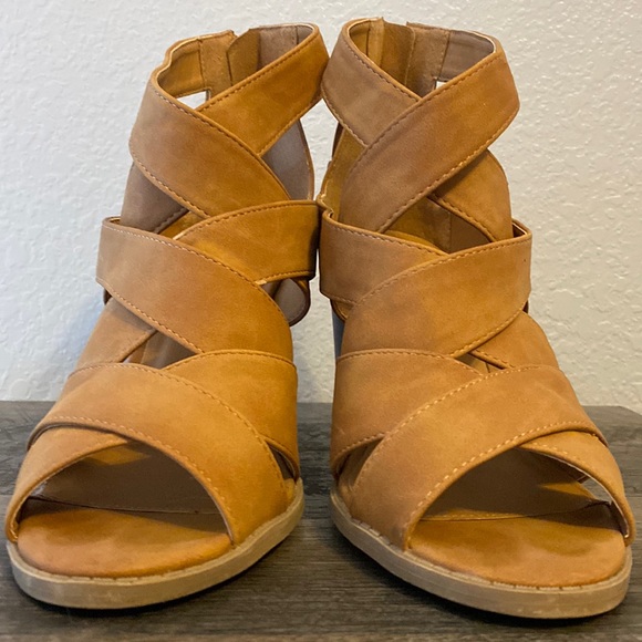 Charlotte Russe faux leather open toe heel 8, 3” heel - Picture 6 of 10